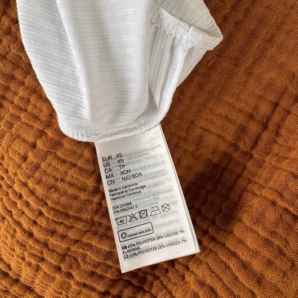 H&M Ribbed V-Neck Bodysuit - Picture 8 of 11